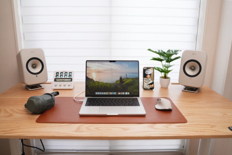 Rasical Desk