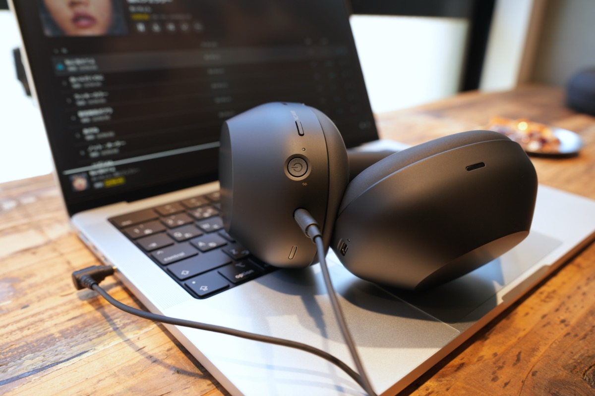 オーディオケーブルでMacに接続しXM6