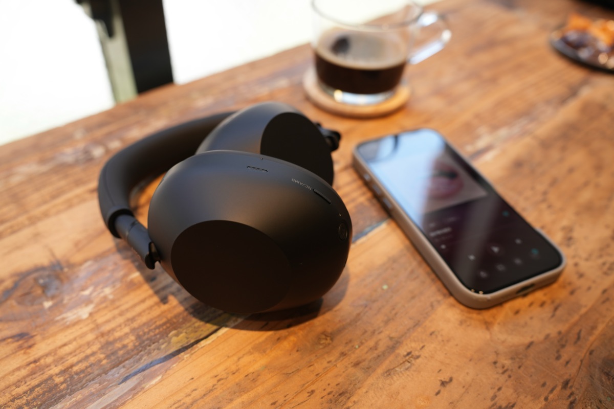 WH-1000XM6とiPhone