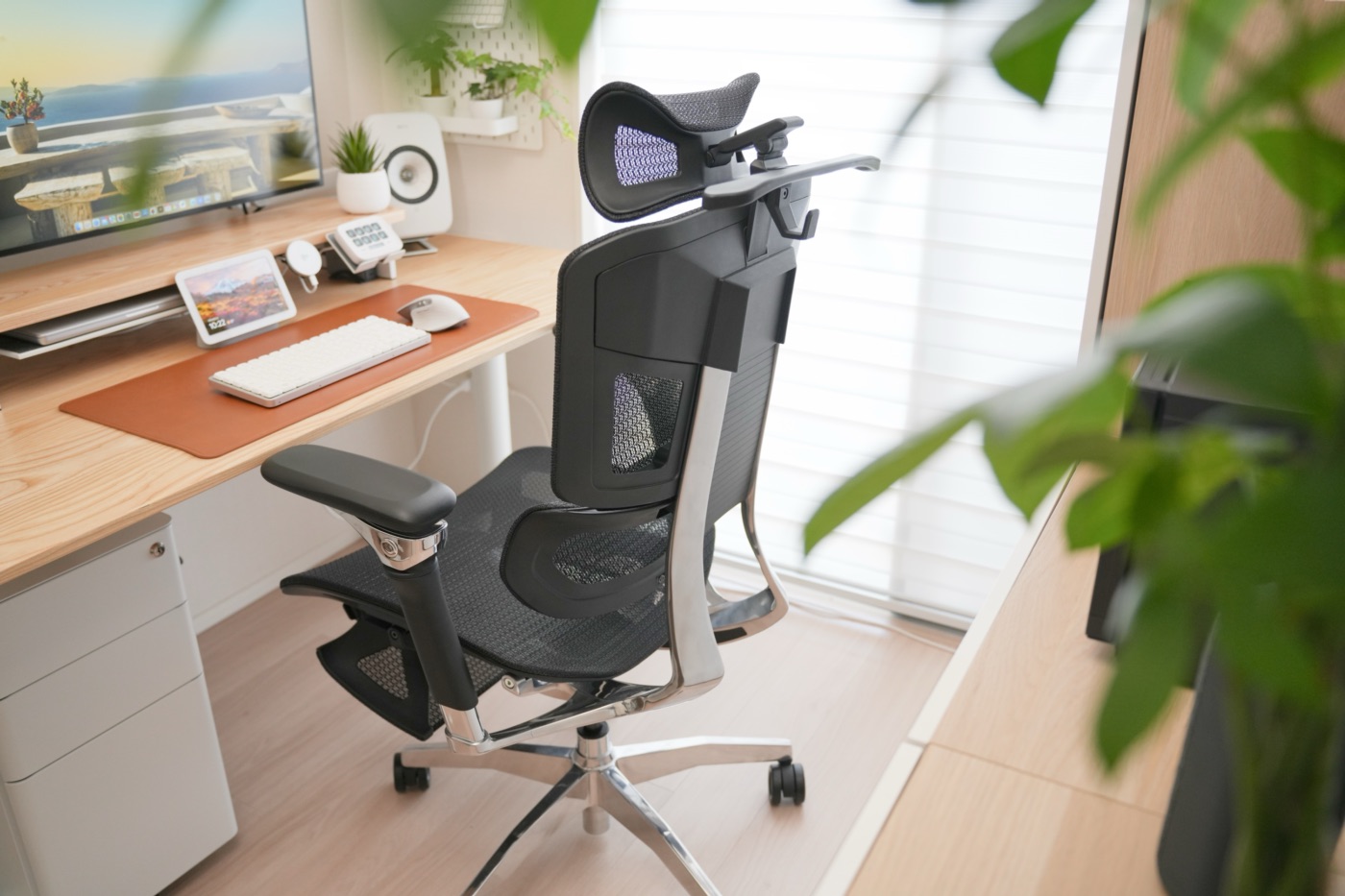 Rasical DeskとRasical Chair Elite