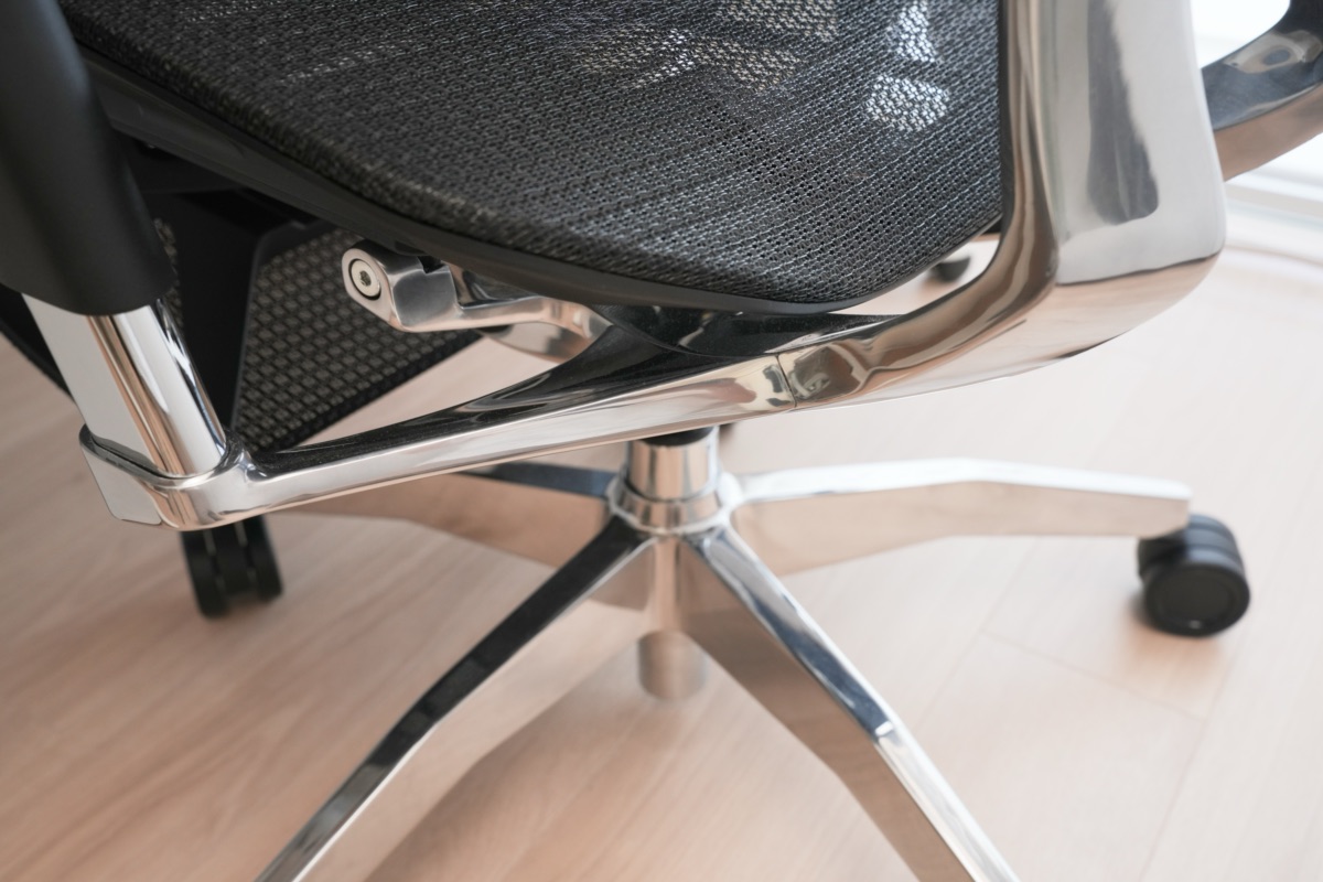 Rasical Chair Eliteの金属フレーム