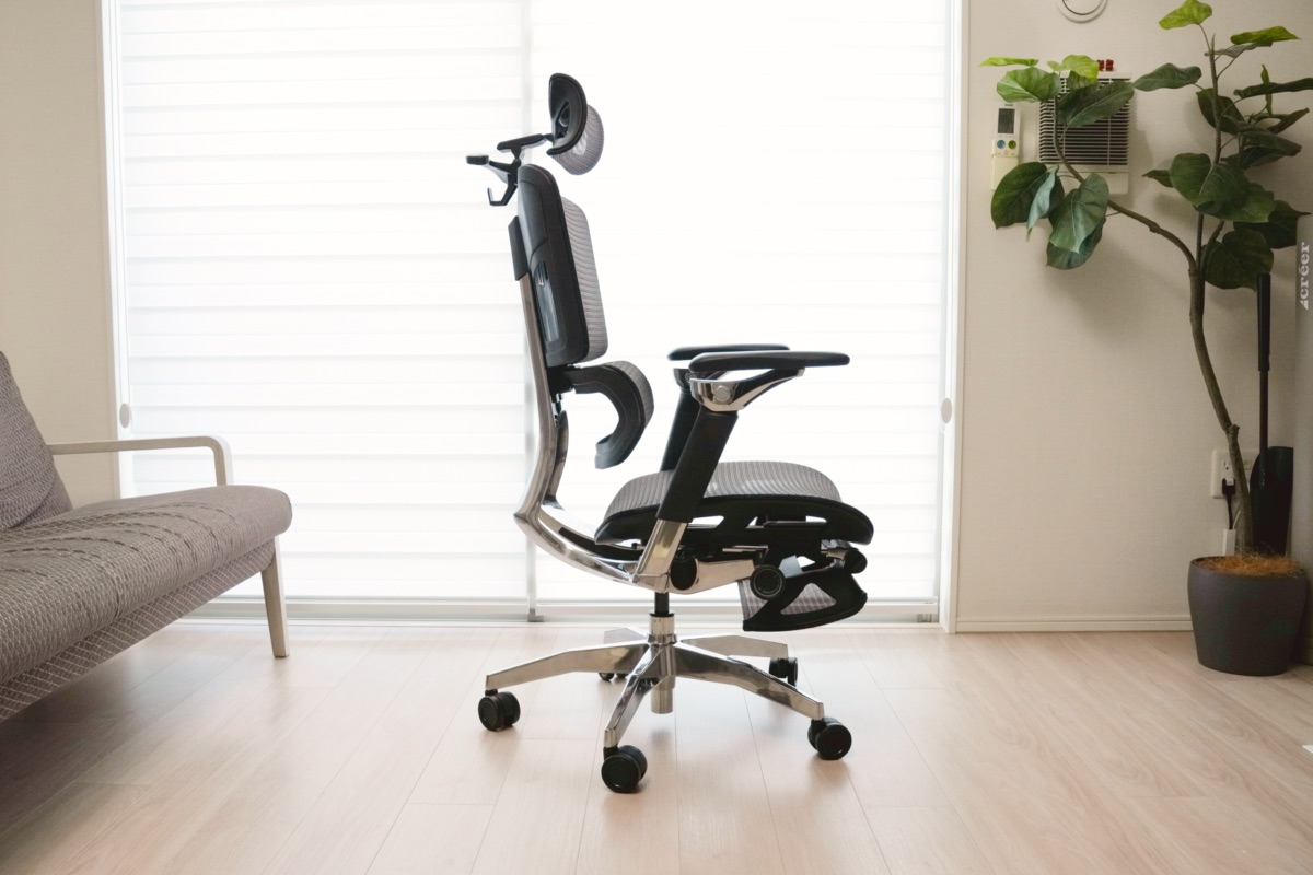 Rasical Chair Elite(右側面)