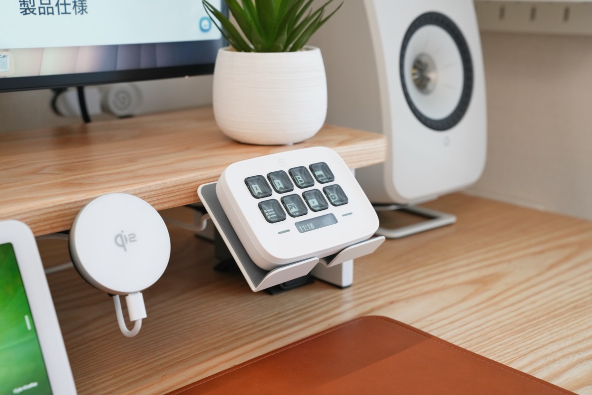 ガジェットホルダーとStream Deck Neo