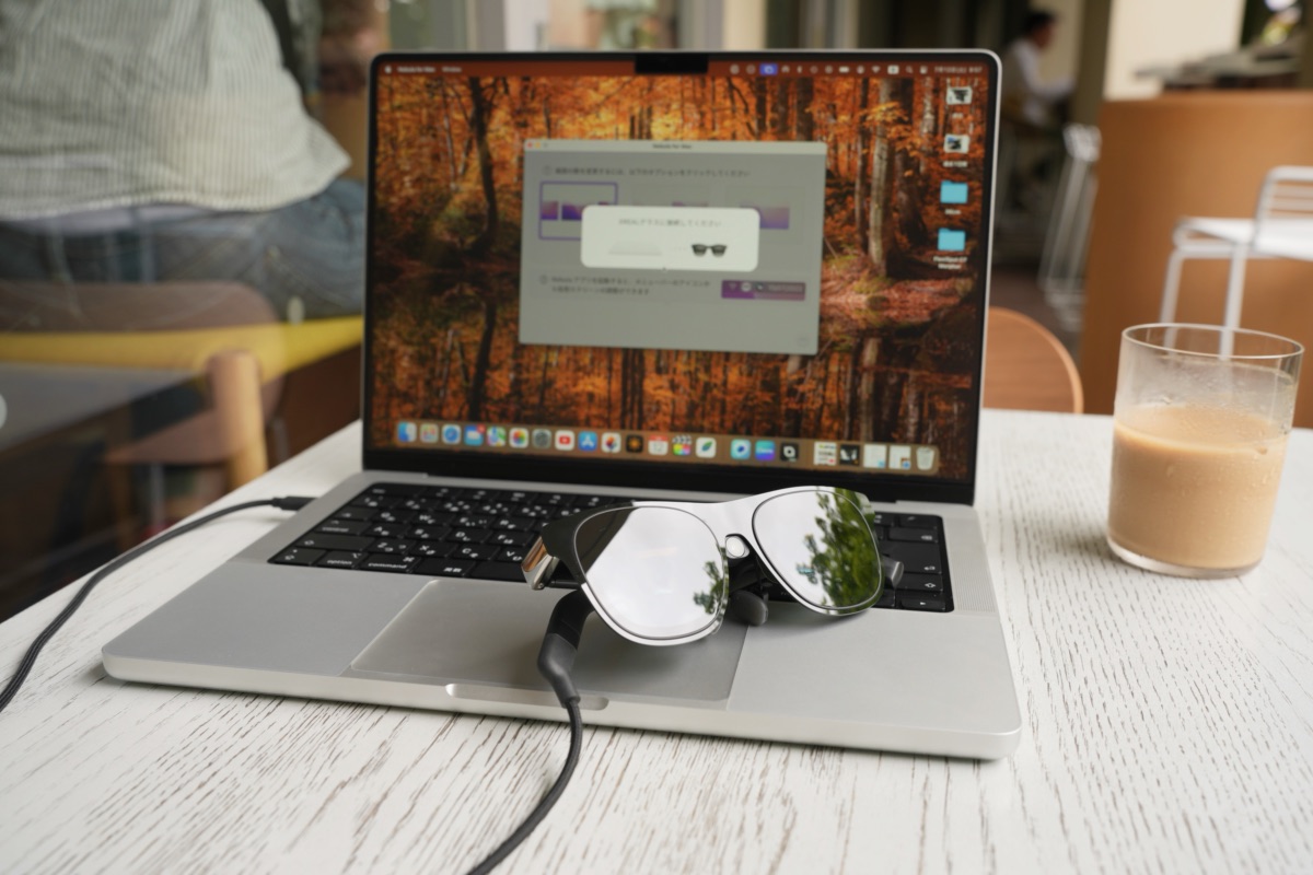 MacBookとXREAL One Pro