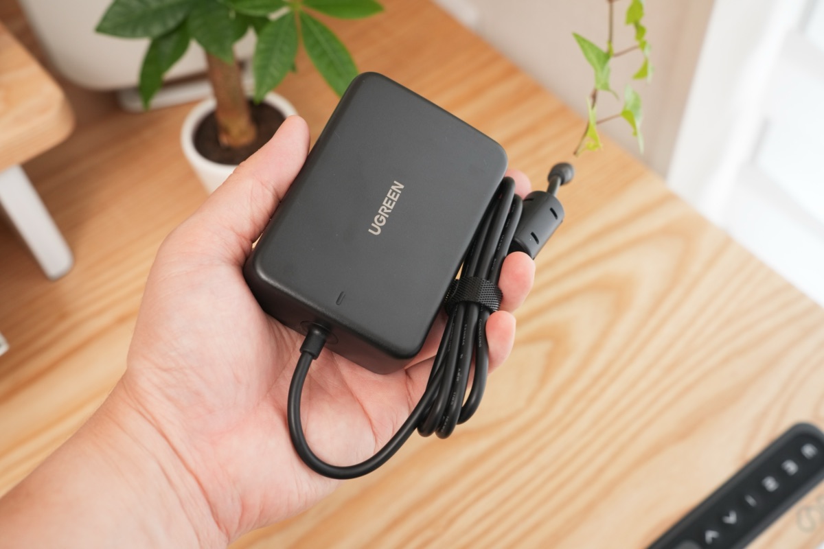 UGREEN Revodok Max 2131のGaN充電器