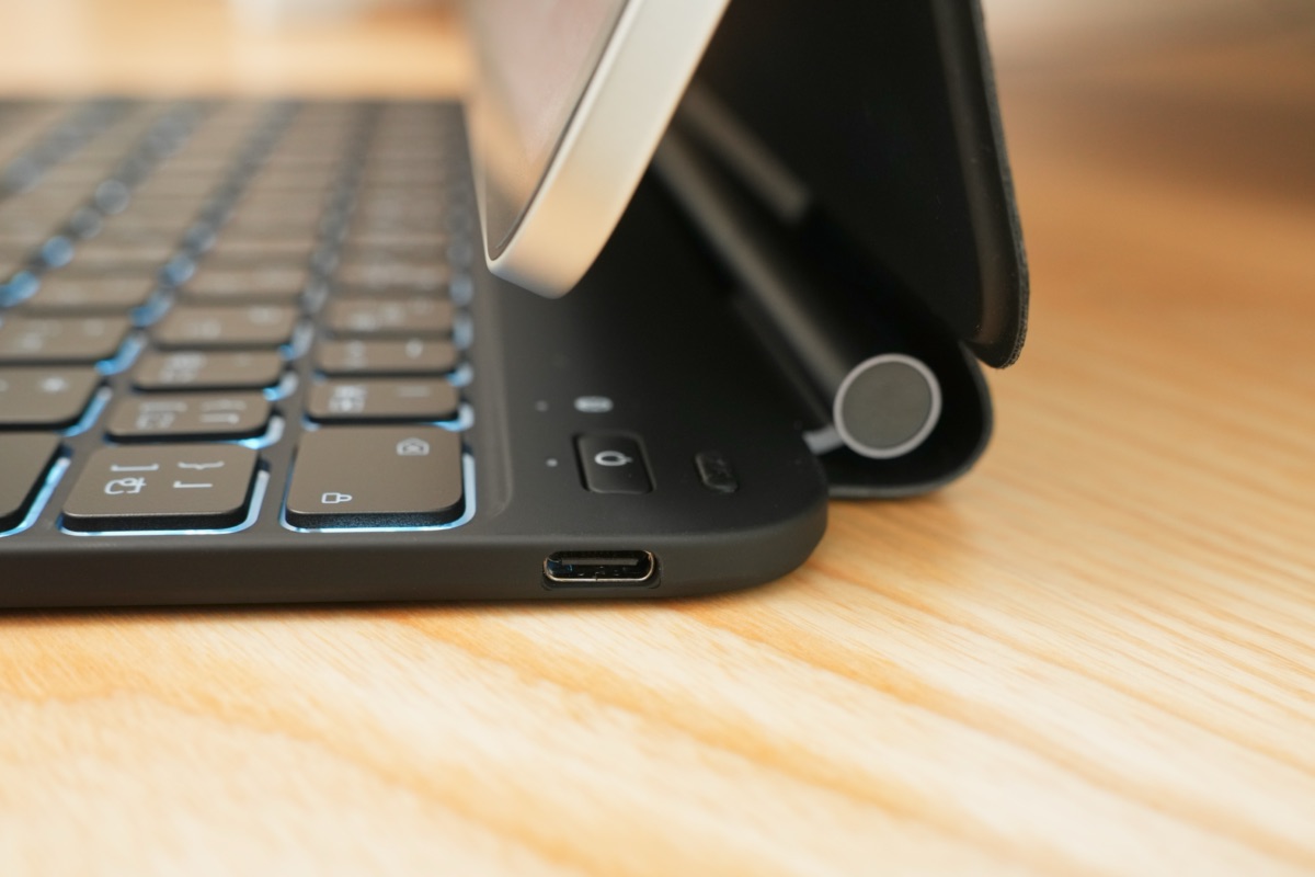 USB-Cポートの位置