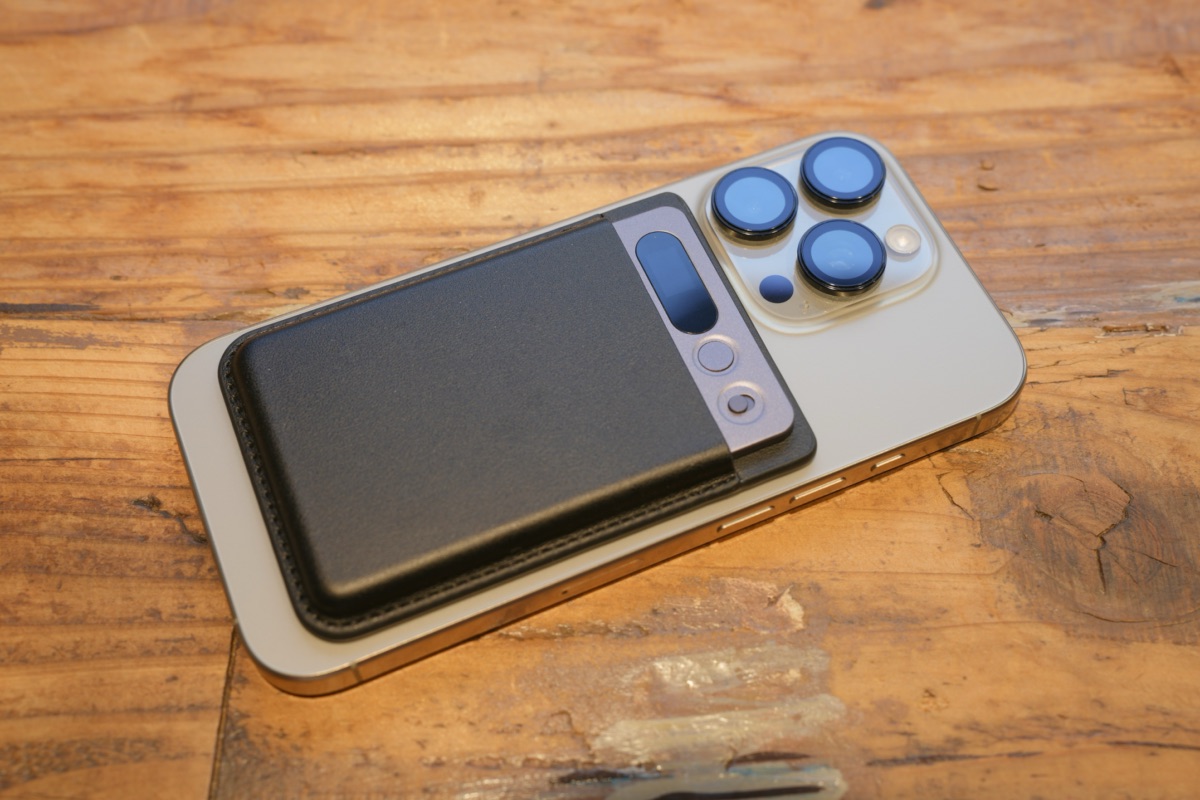 MagSafe対応ケースでiPhoneに装着したXNote Rec10
