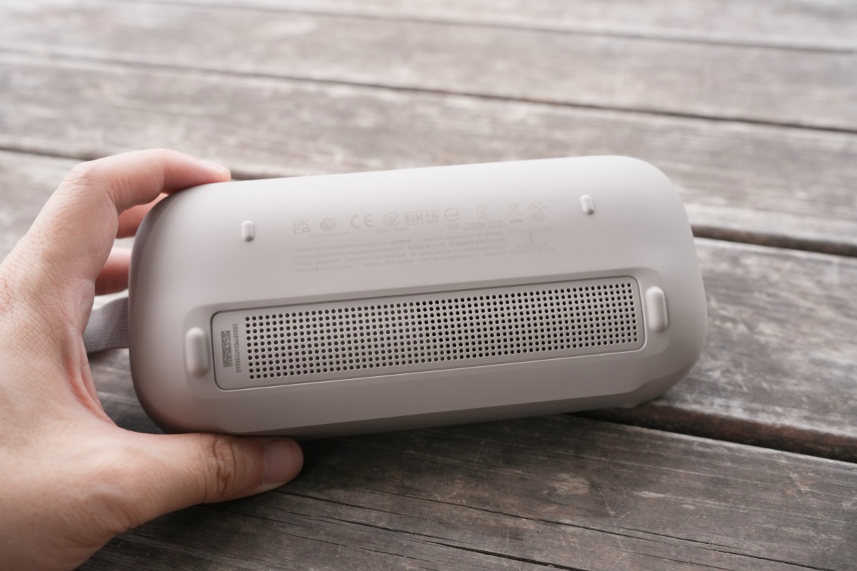 BOSE SoundLink Flex(第2世代)の背面