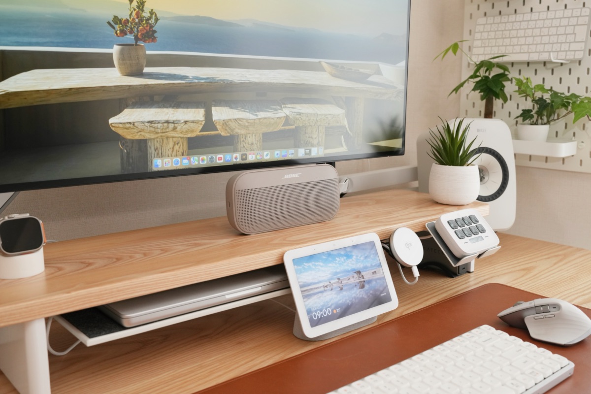 デスクに置いたSoundLink Flex(第2世代)