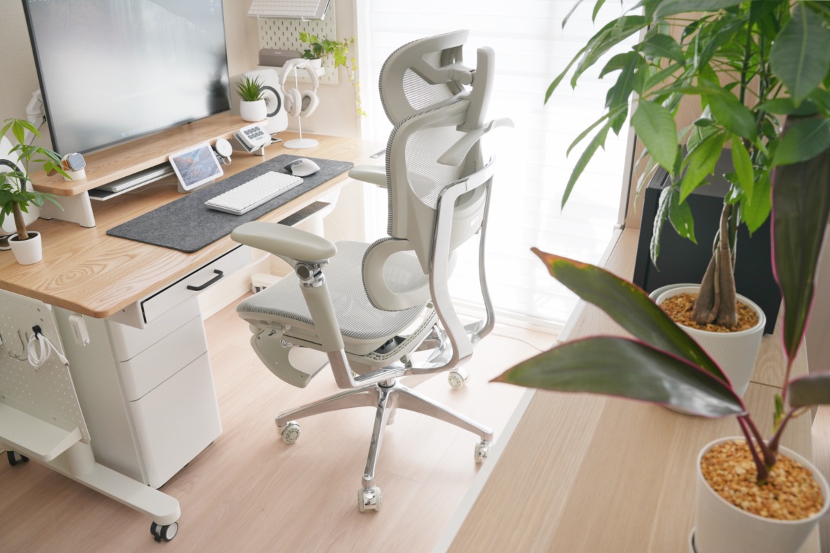 デスクとCOFO Chair Premium 2
