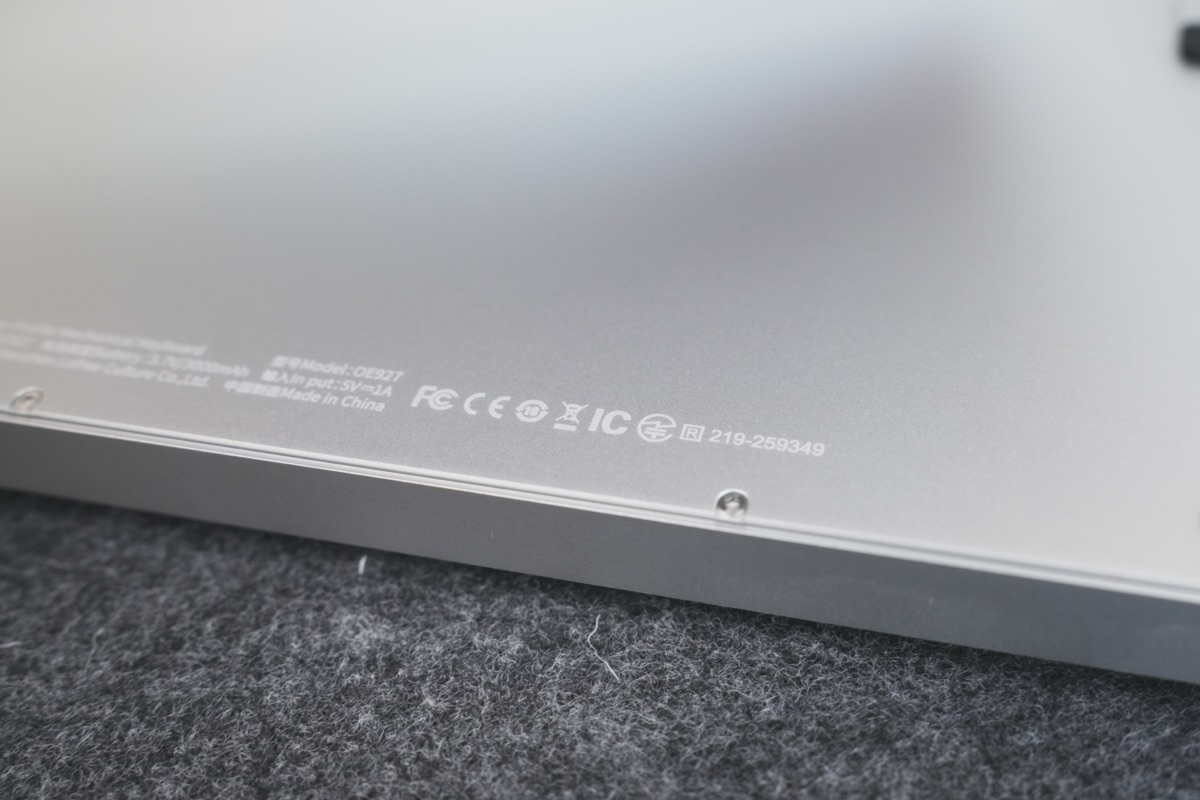 裏面・技適マーク