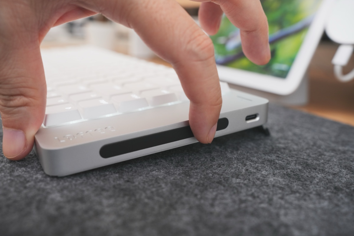 タッチセンサー操作シーン