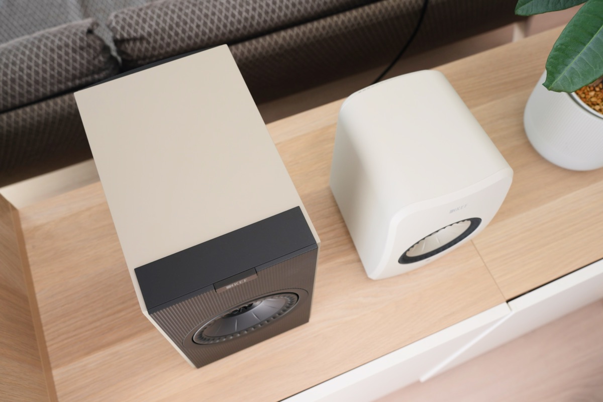 KEF Coda WとLSX II LT（上から見た様子）