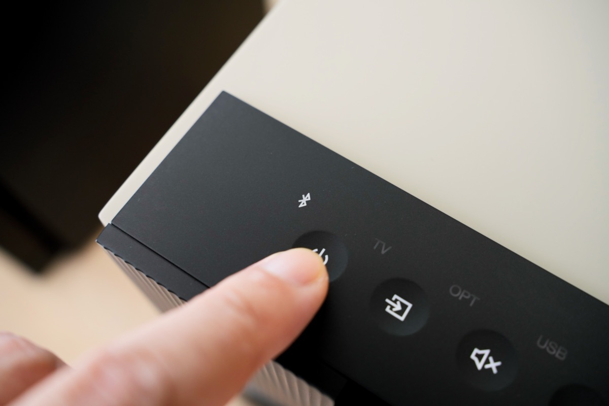 ボタンを操作する様子