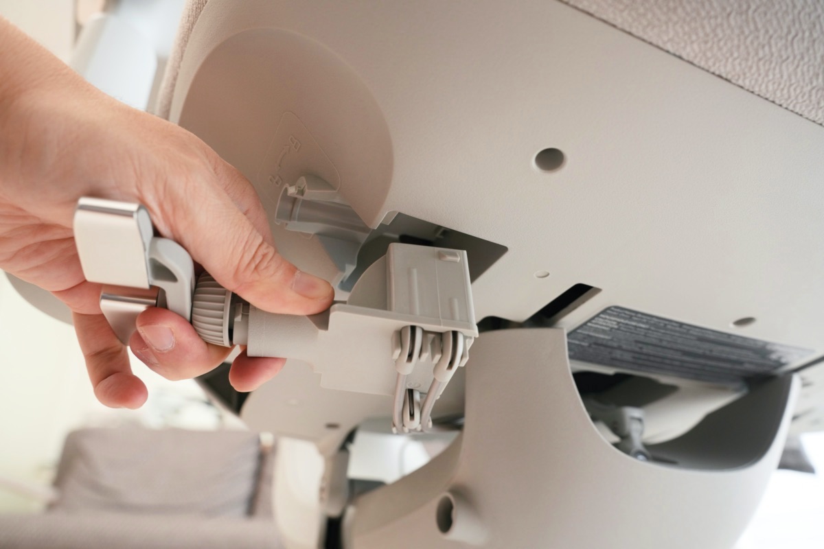 リクライニングスイッチを取り付ける