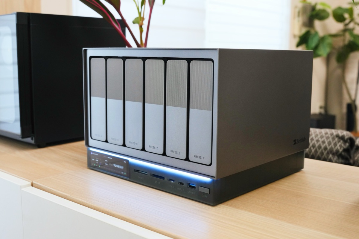 Zettlab AI NAS D6本体