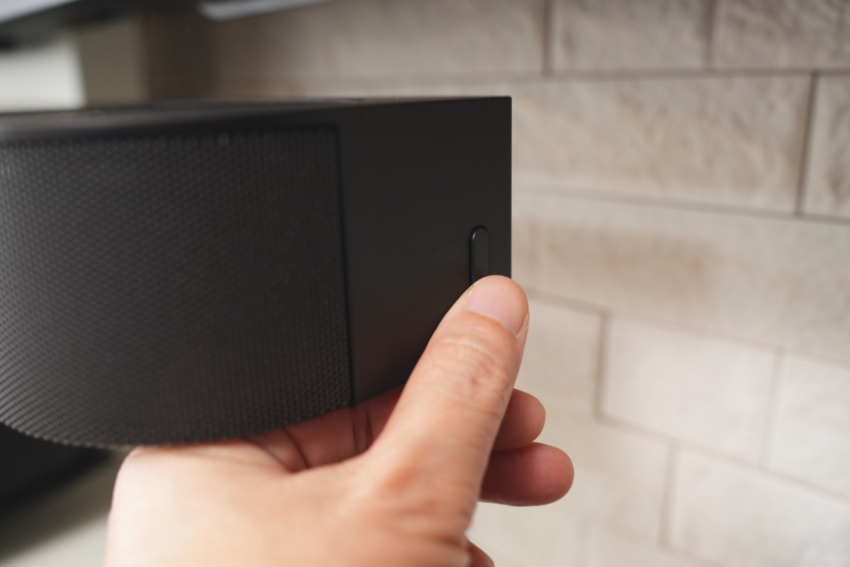 HT-B600の電源ボタン