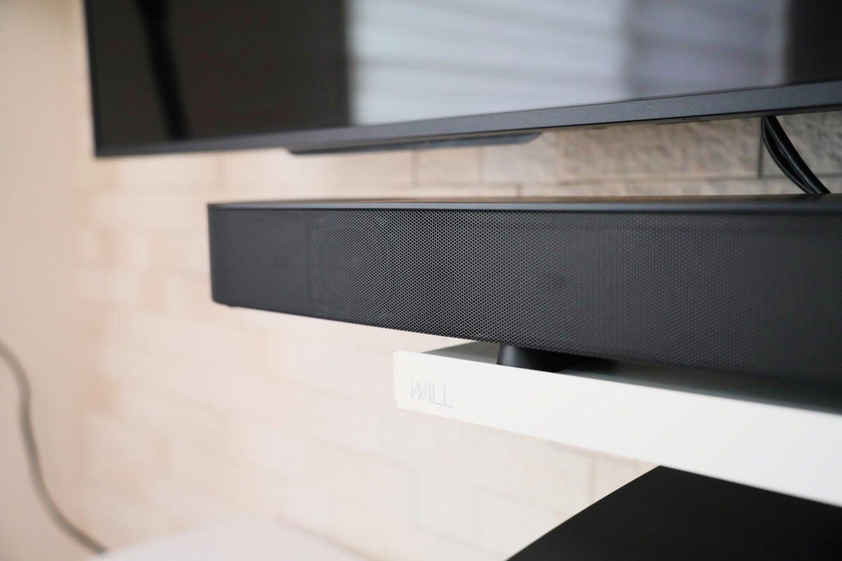 HDMIと電源の2本の配線