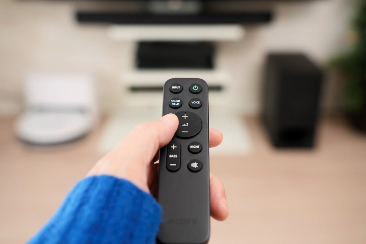 HT-B600を操作する筆者