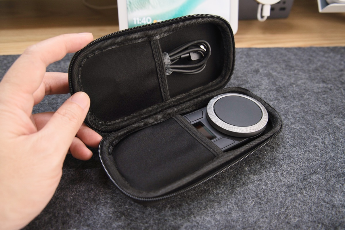 専用ケースに収納したHUION Keydial Remote