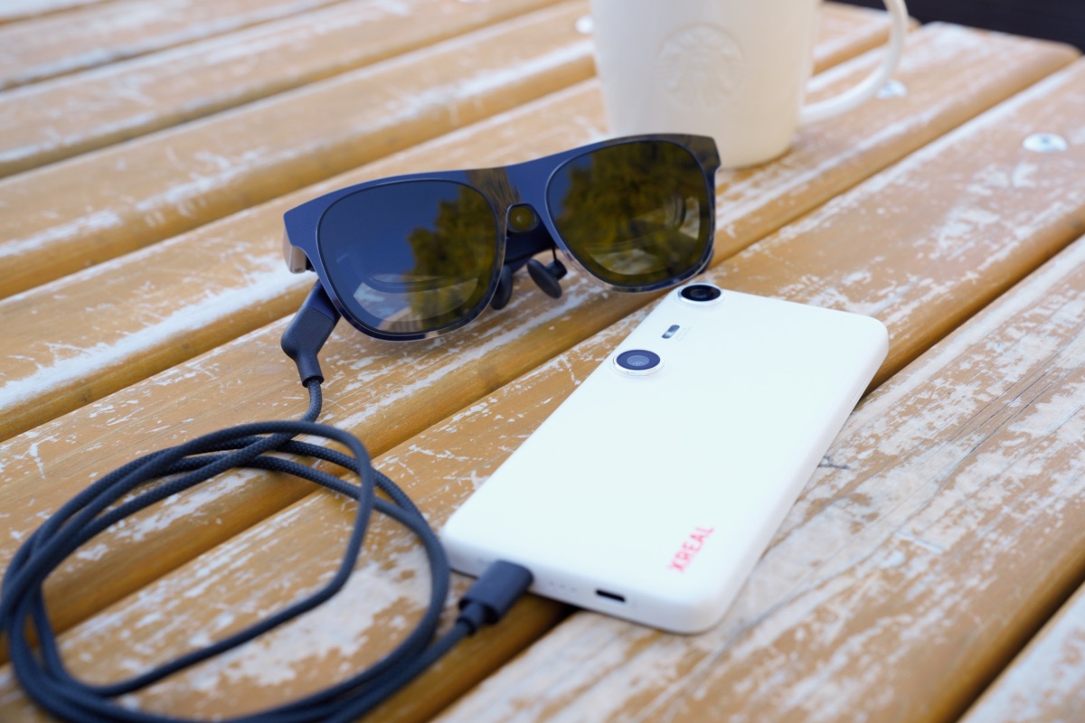 XREAL Beam Proと接続したXREAL 1S