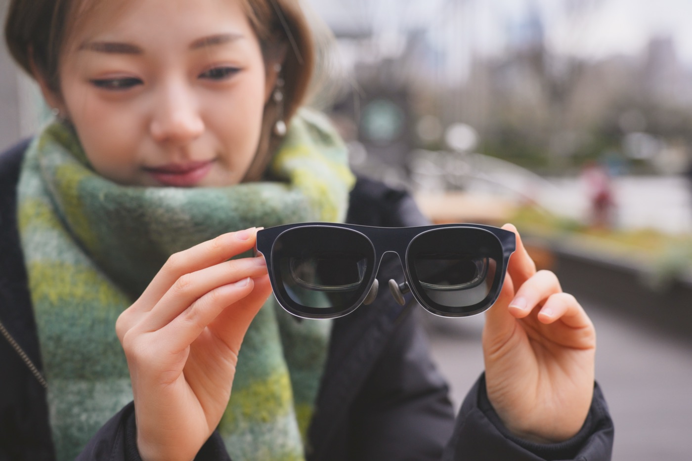 上品な色味のサイレントブルーのフレーム