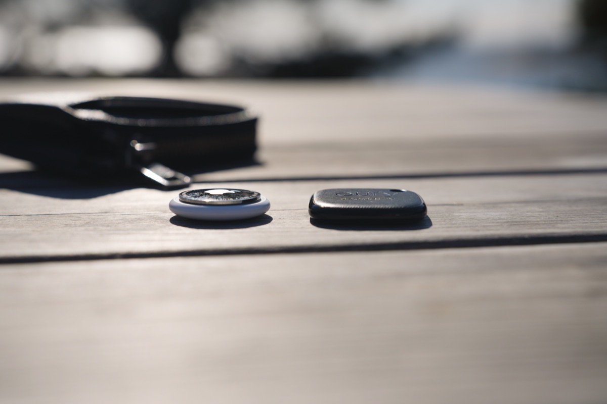 AirTag(第2世代)とEufy Security SmartTrack Linkの厚さの比較