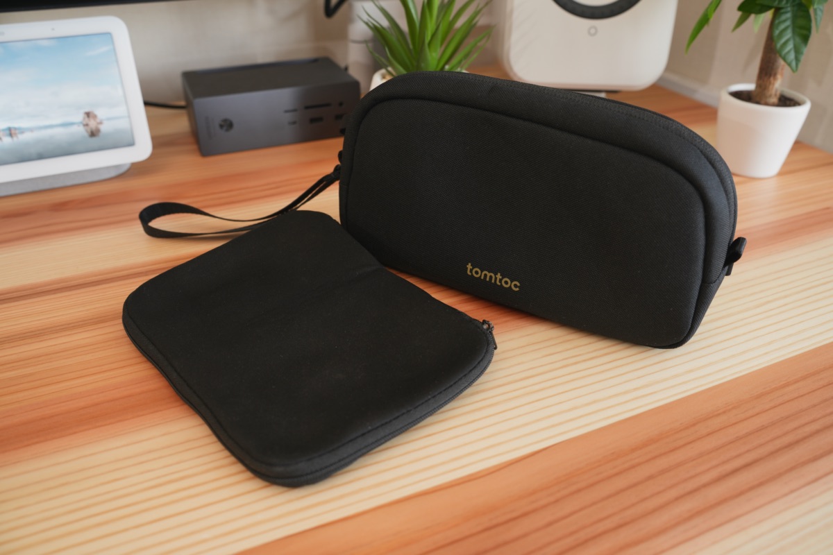 安価なアイテムポーチとtomtoc ガジェットポーチ S