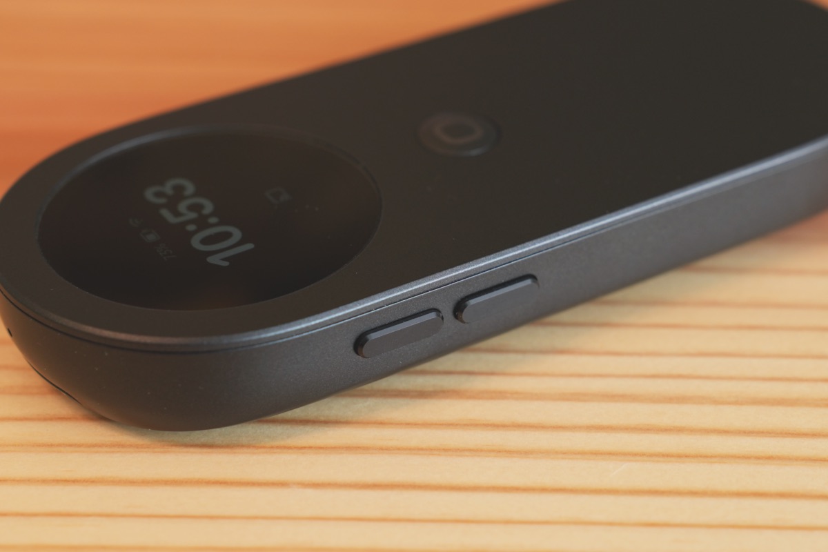 INAIR Podの音量調整ボタン