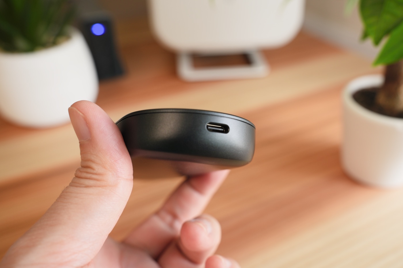 INAIR PodのUSB-Cポート