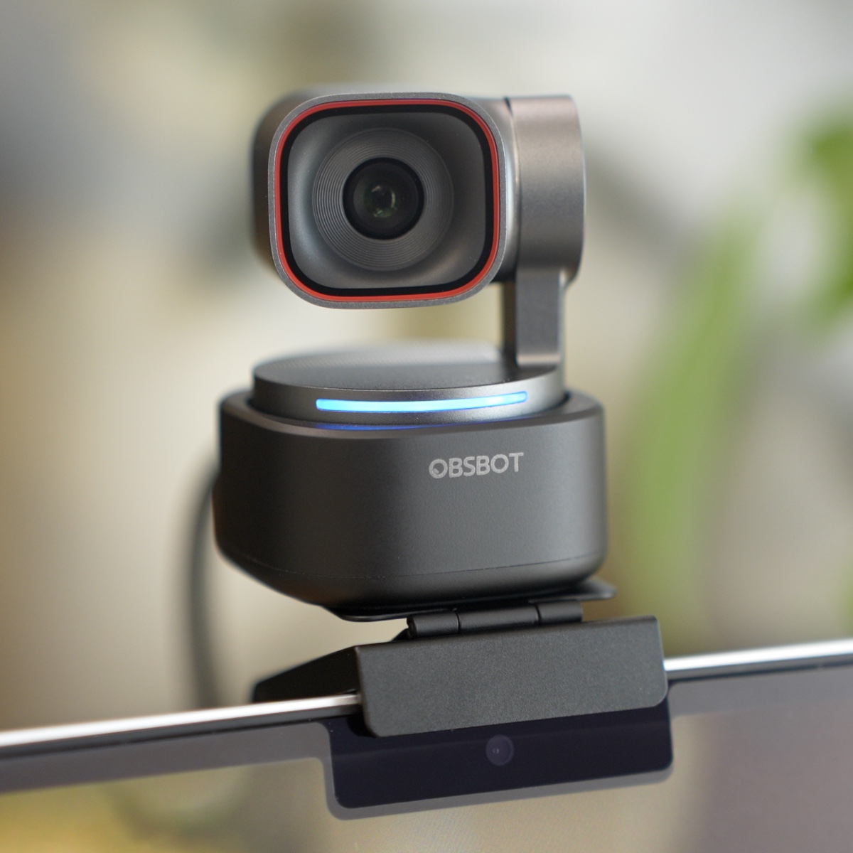 正面を向くOBSBOT TINY 3