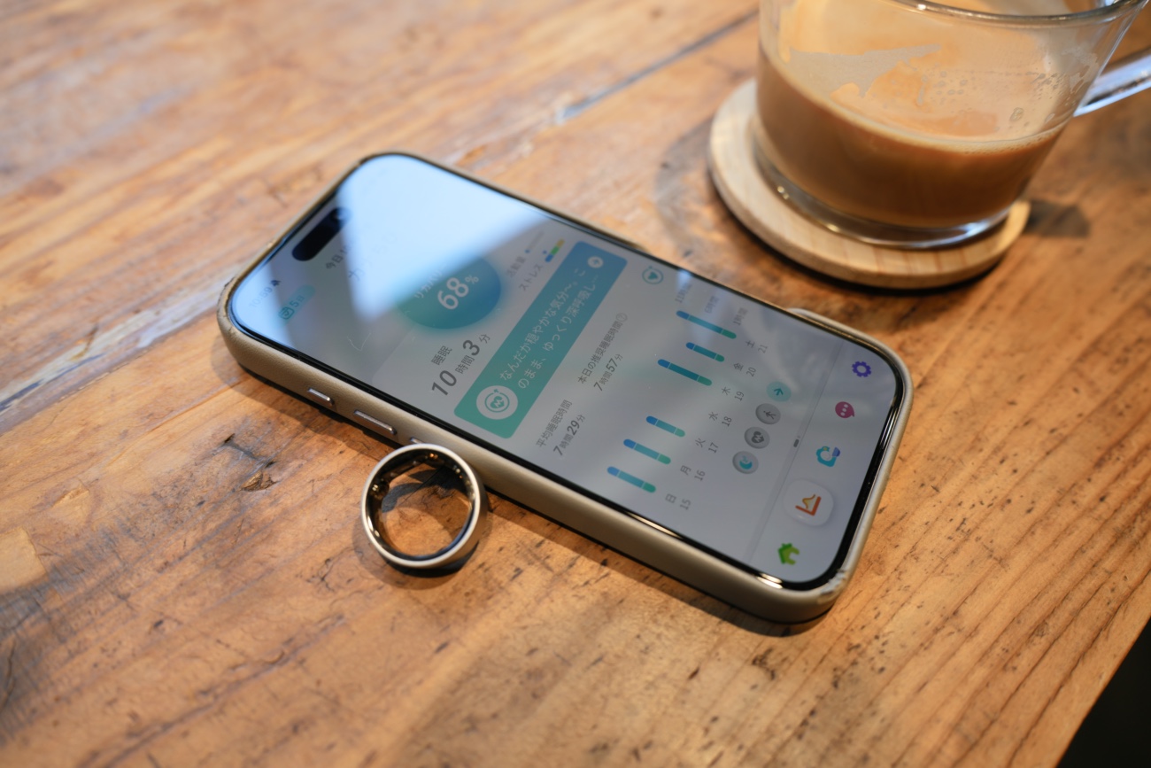 Smart Recovery Ringと「ウェリー」アプリを開いたiPhone16Pro