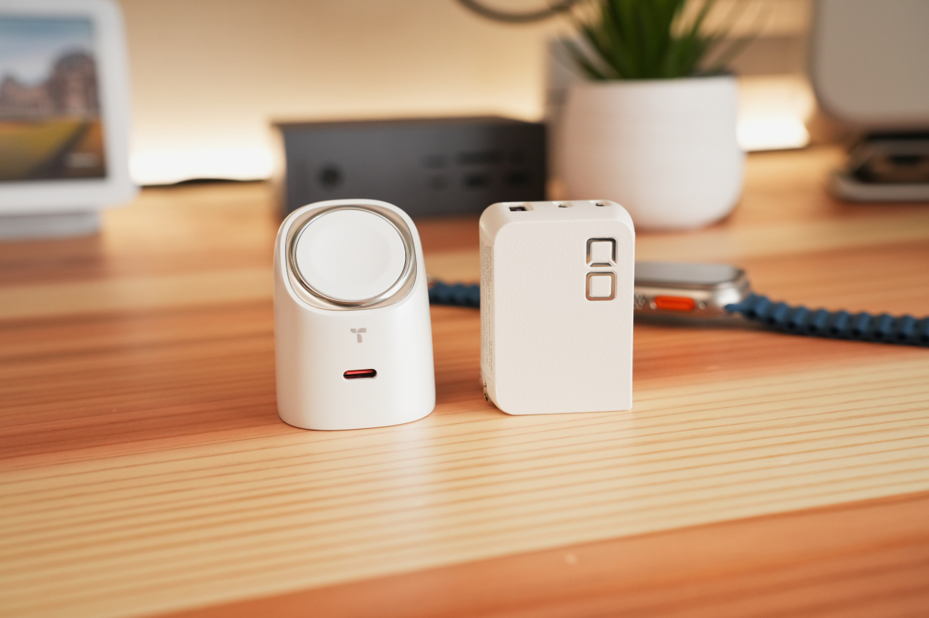 CIO NovaPort TRIOⅡ 65Wと並んだTORRAS FlashEye