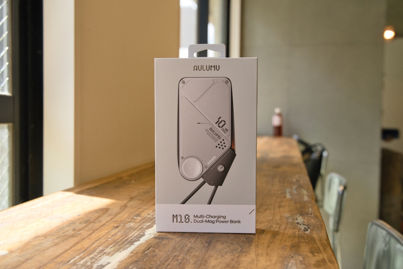 AULUMU M10 モバイルバッテリーのパッケージデザイン