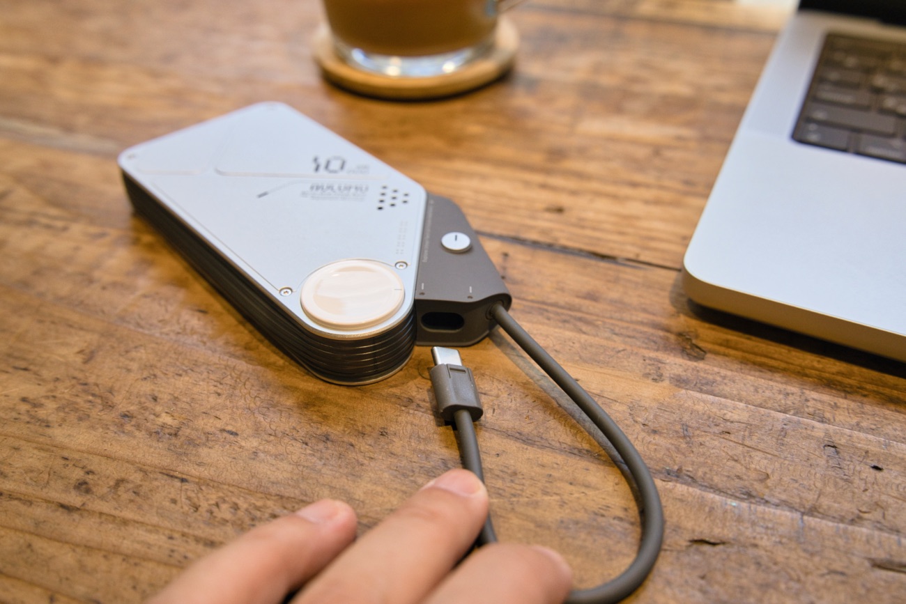 先端がUSB-C端子になったループストラップ