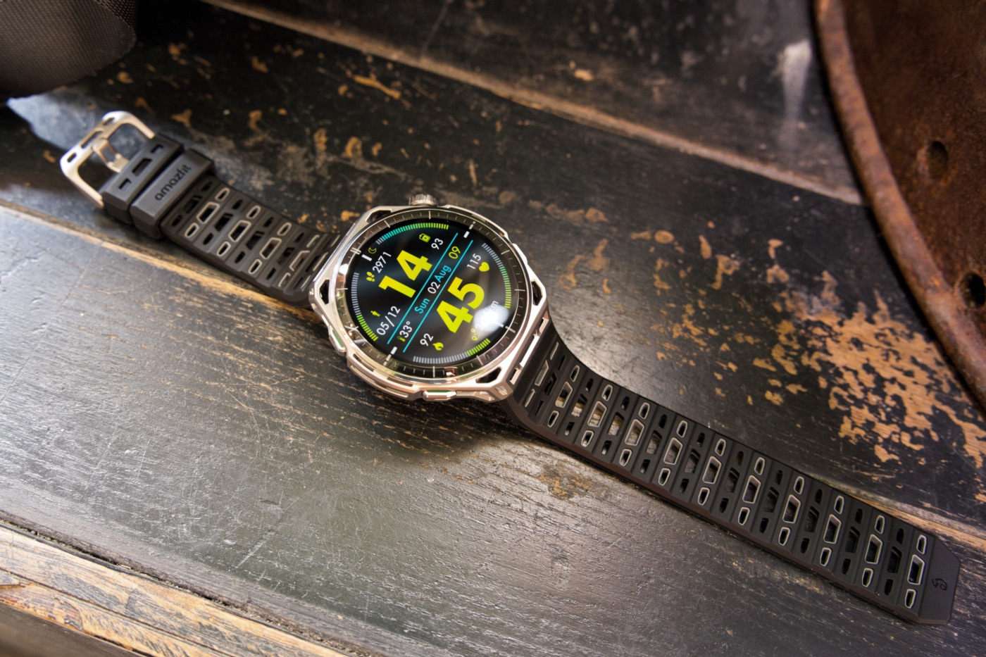 明るい円形ディスプレイが美しいAmazfit Balance 3