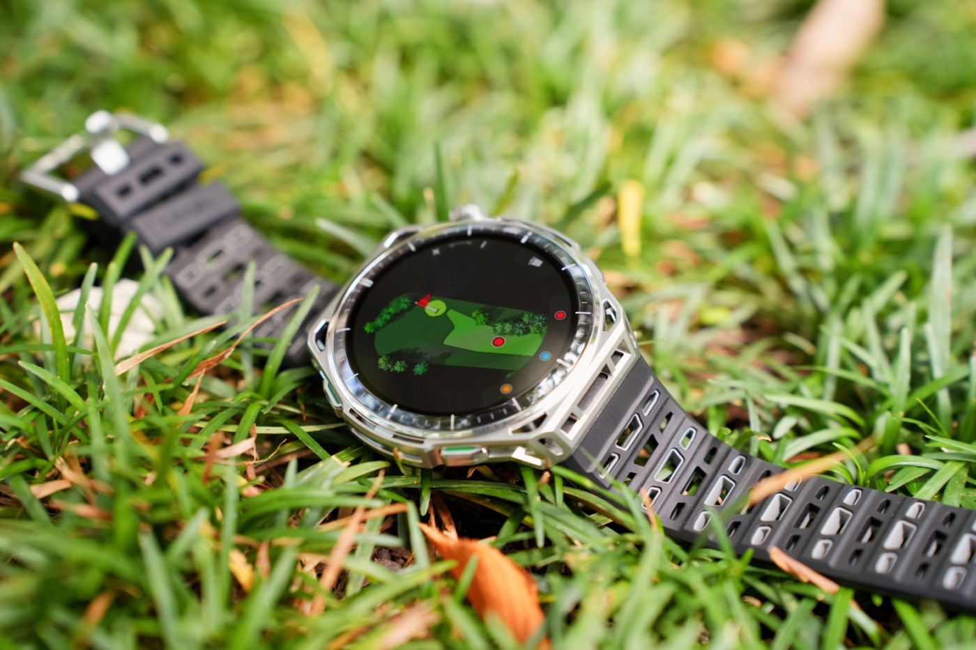 ゴルフコースが表示されたAmazfit Balance 3