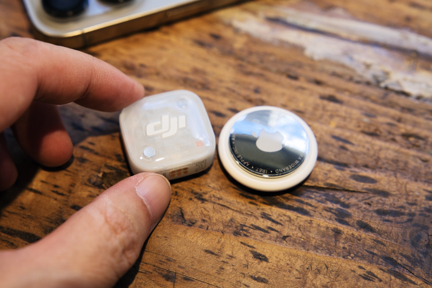 DJI Mic Mini 2SとAirTag