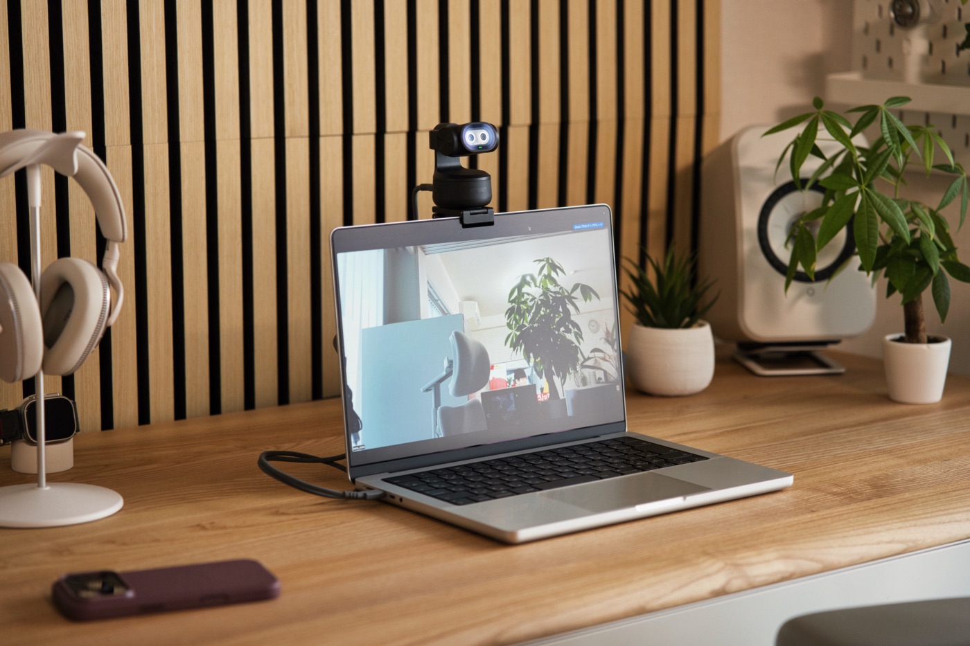 EMEET PIXYでzoomに参加する様子