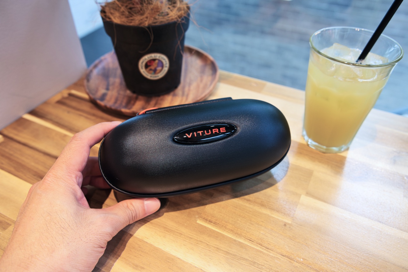 VITURE Pro 2のケース