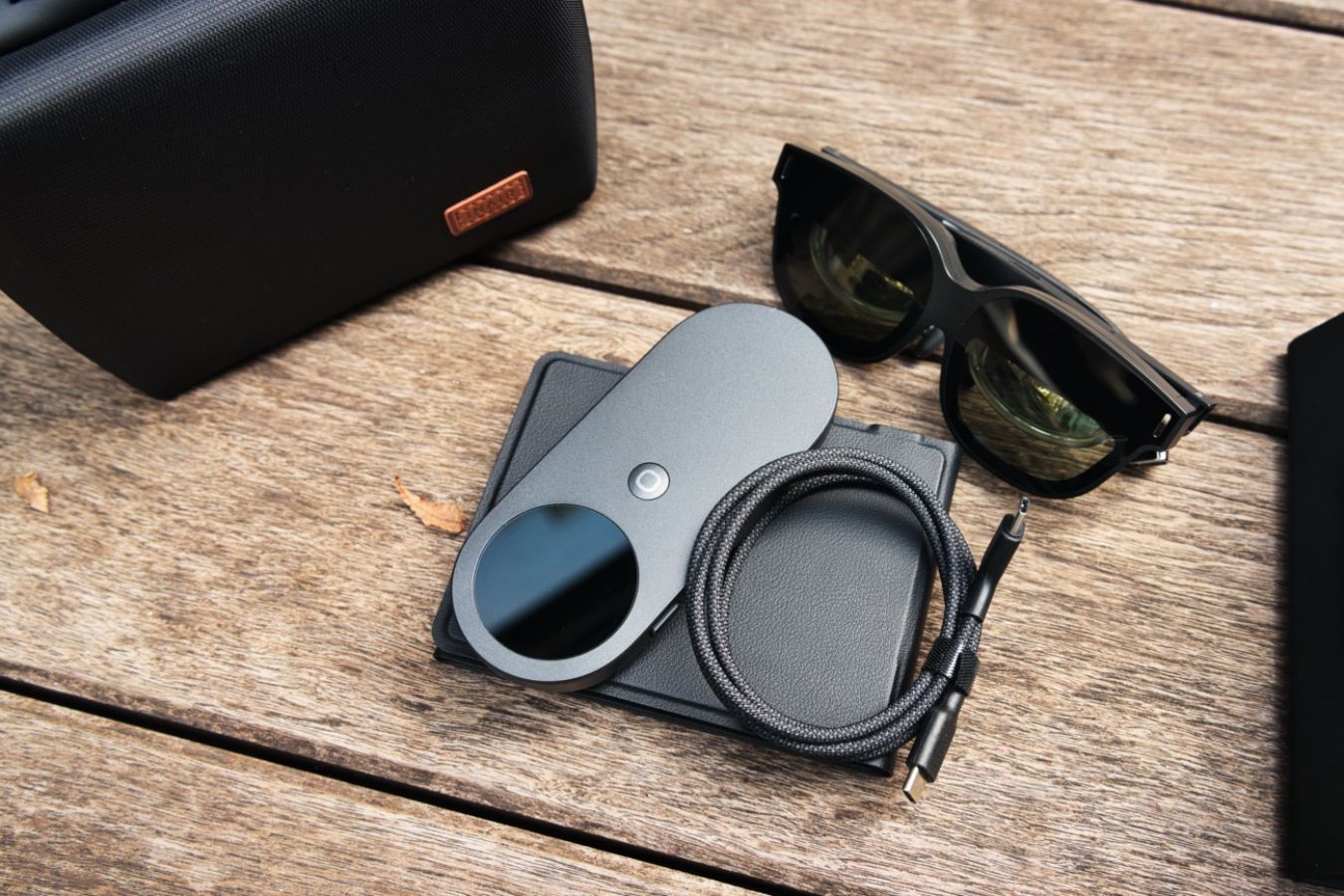コンパクトにまとめられたINAIR 2 Pro Go Packの各種アイテム