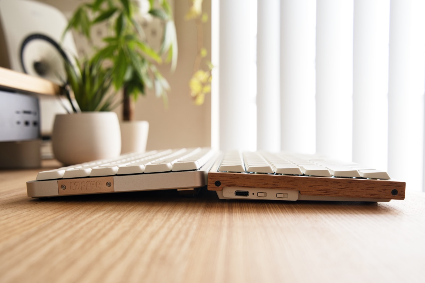 Keychron K3 UltraとLofree FLOWの薄さ比較