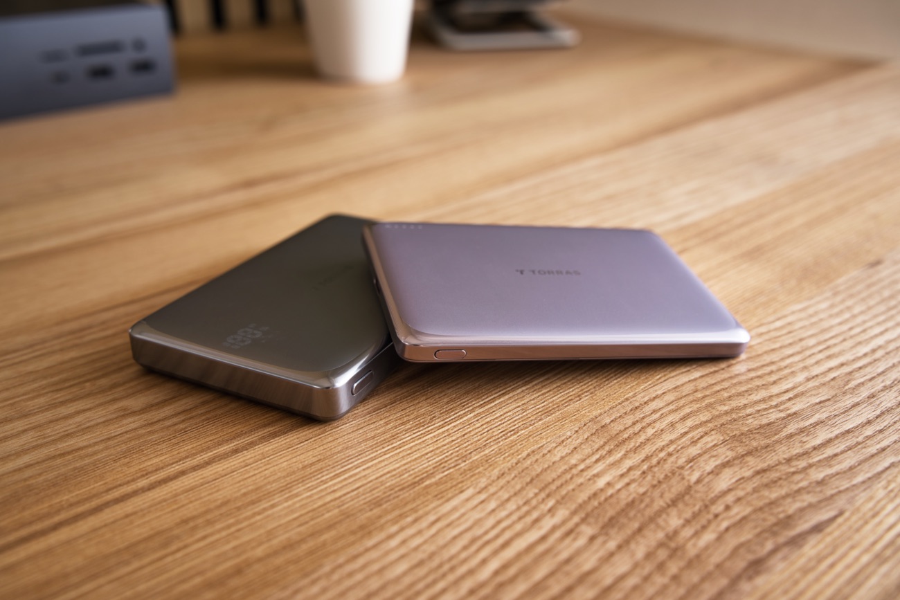 MiniMag Pro 5,000mAh「雲紫・パープル」と10,000mAh「月灰・グレー」