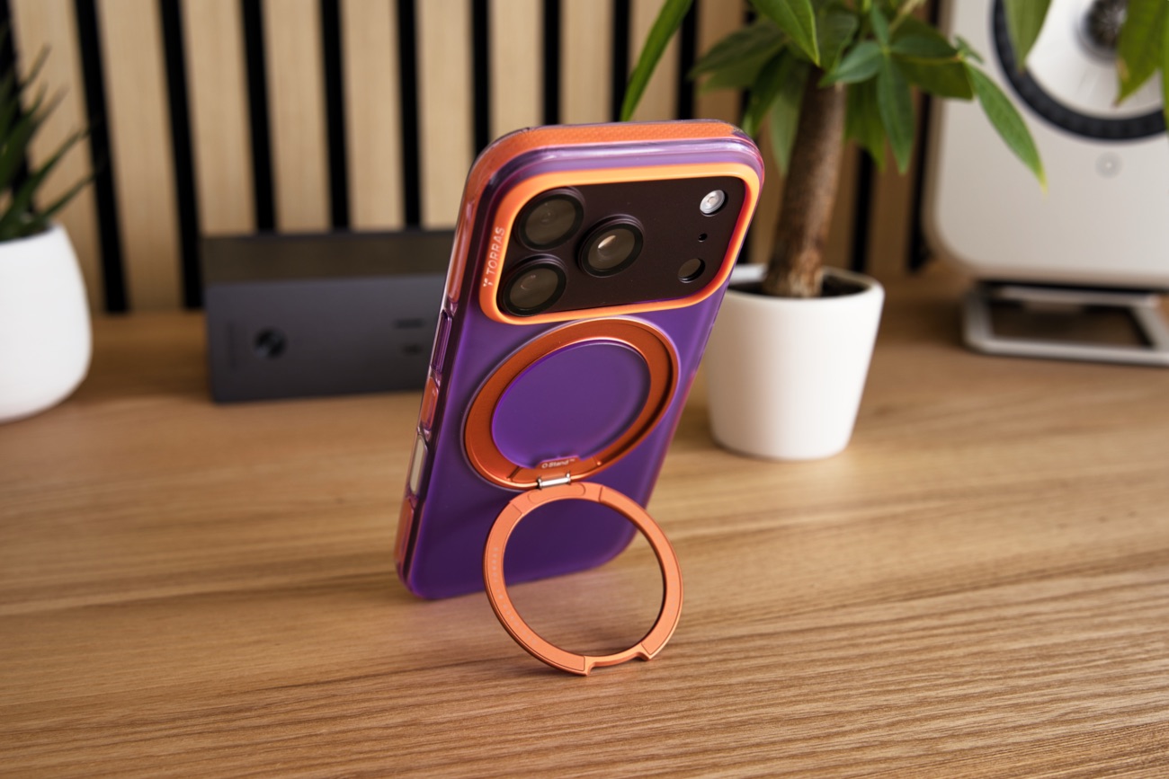 リングスタンドでiPhone18Proを立てた様子