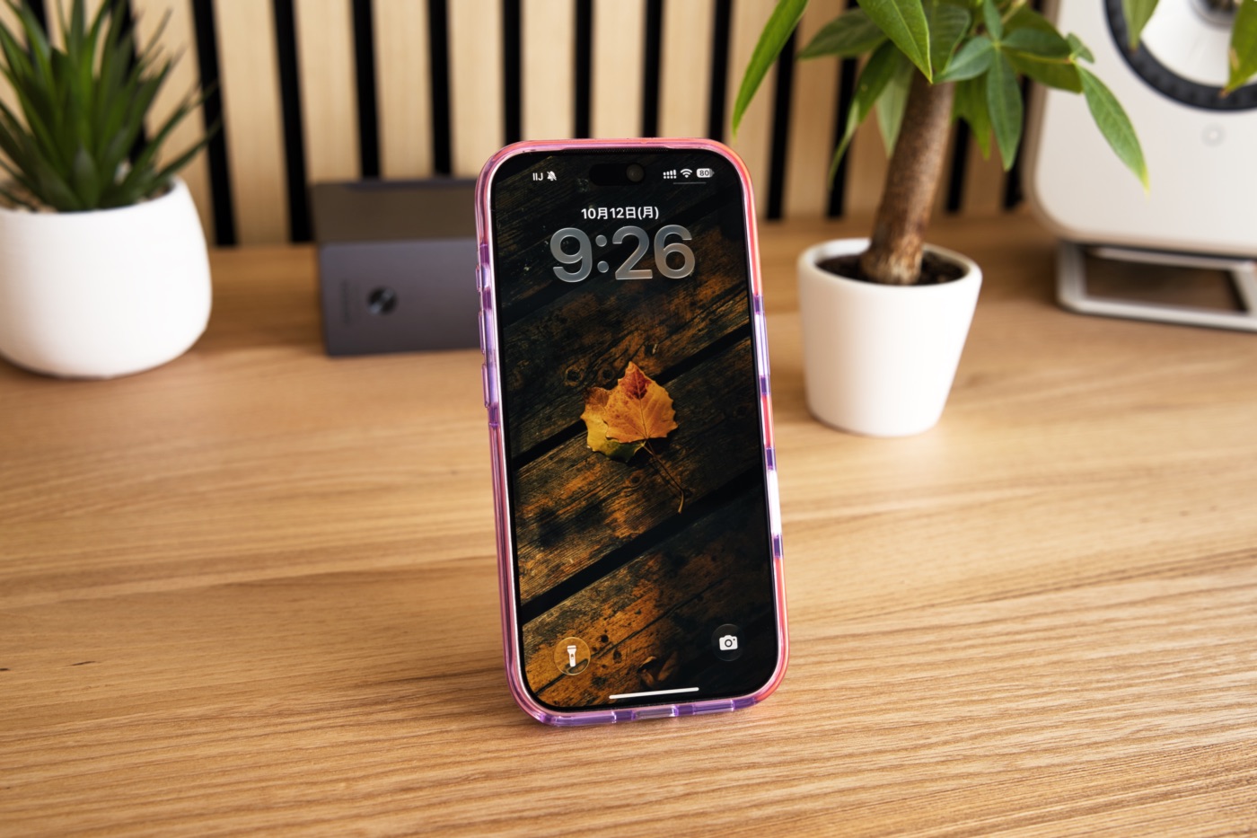 Ostand O3 Hueを装着したiPhone18Pro